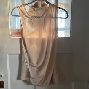 DKNYC sleeveless top w side gathering ,  size xs, excellent condition
